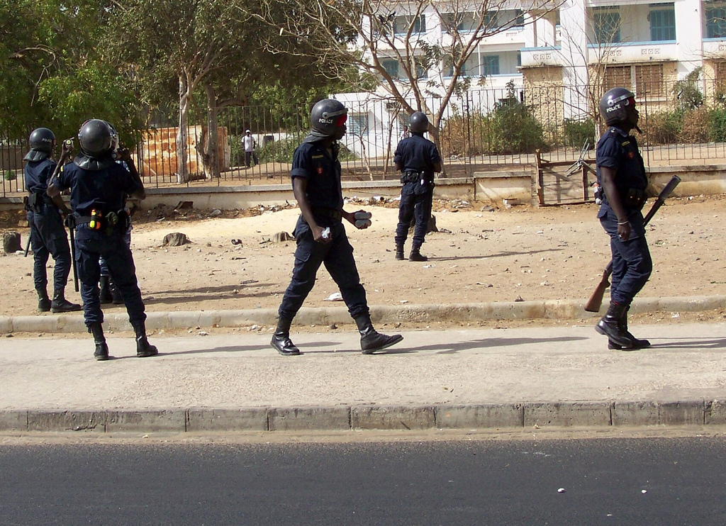 police sénégalaise dans une université
