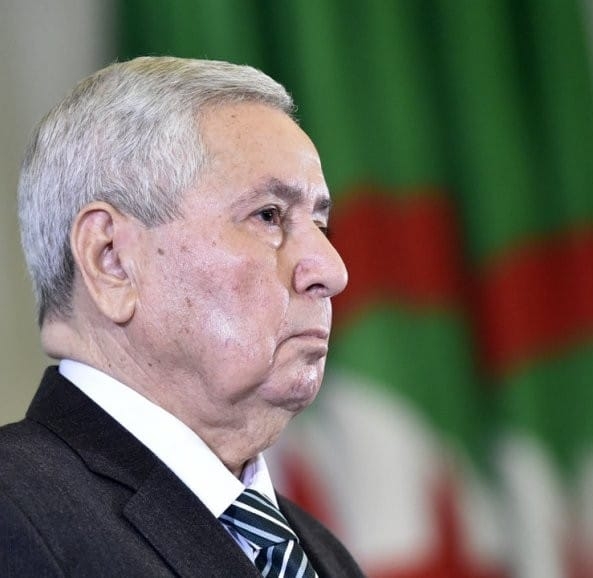 Abdelkader Bensalah président par intérim algérie