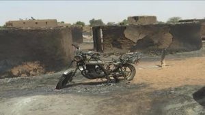 attaque armée au mali 95 morts