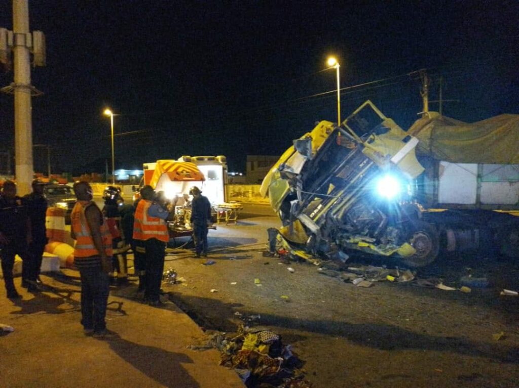 yamoussoukro-9-morts-collison-car-camion