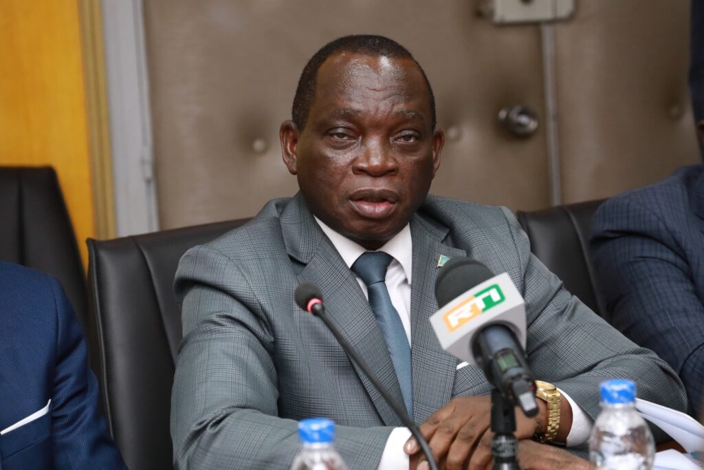 prime-des-enseignants-ivoiriens-bli-ble-david