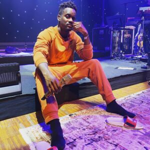 artiste-black-m-convoque-cote-divoire-usage-telephone-volant