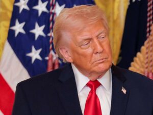 guerre-iran-usa-trump-reporte-les-frappes-installations-iraniennes