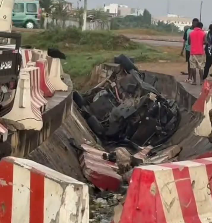accident-rond-point-moossou-deux-jeunes-morts